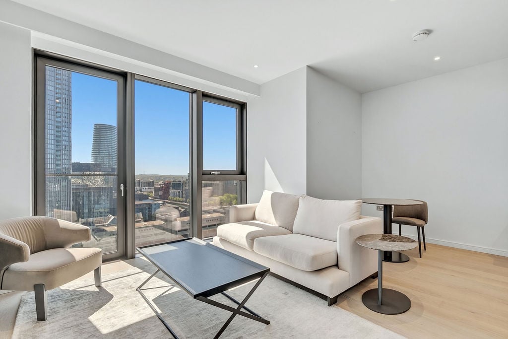 George Street, Canary Wharf, London, E14