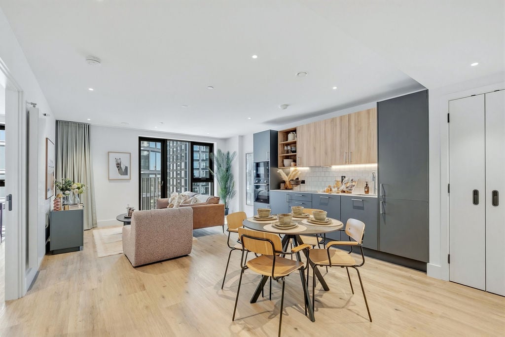 Charter Street, Canary Wharf, London, E22