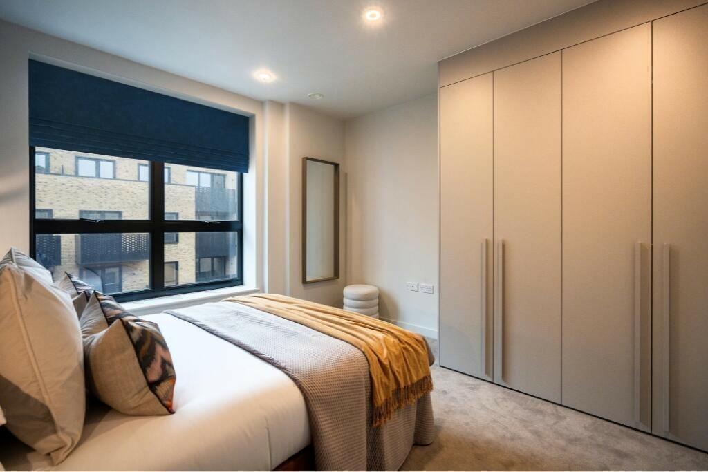 Hanwell Square, Sarsen House, Hanwell, W7