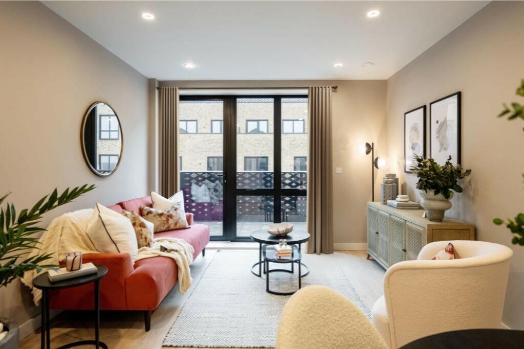 Hanwell Square, Sarsen House, Hanwell, W7