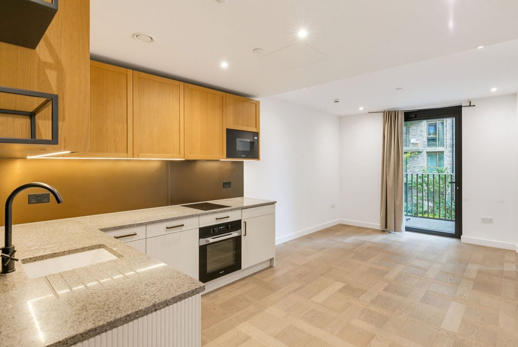 4 Merino Gardens, London, E1W